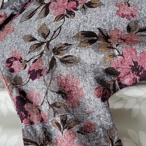 Maurices Hoodie Full Zip size Medium Floral Gray - Picture 4 of 9